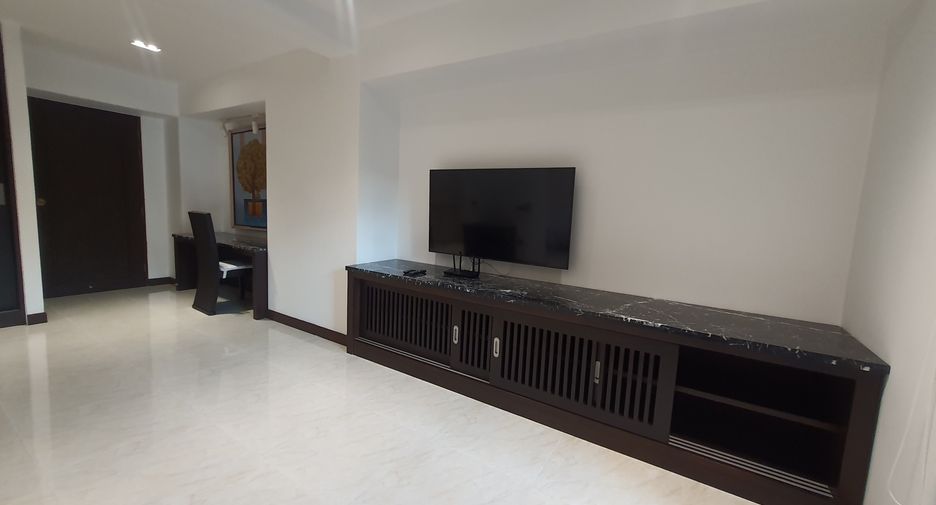 For rent 6 bedrooms villa in Mueang Phuket, Phuket