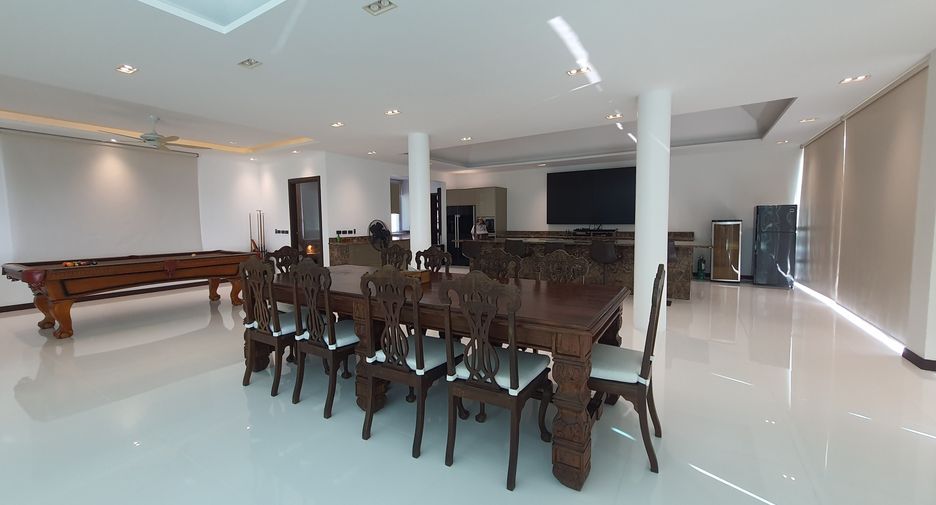 For rent 6 bedrooms villa in Mueang Phuket, Phuket