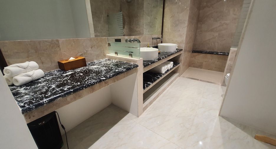 For rent 6 bedrooms villa in Mueang Phuket, Phuket