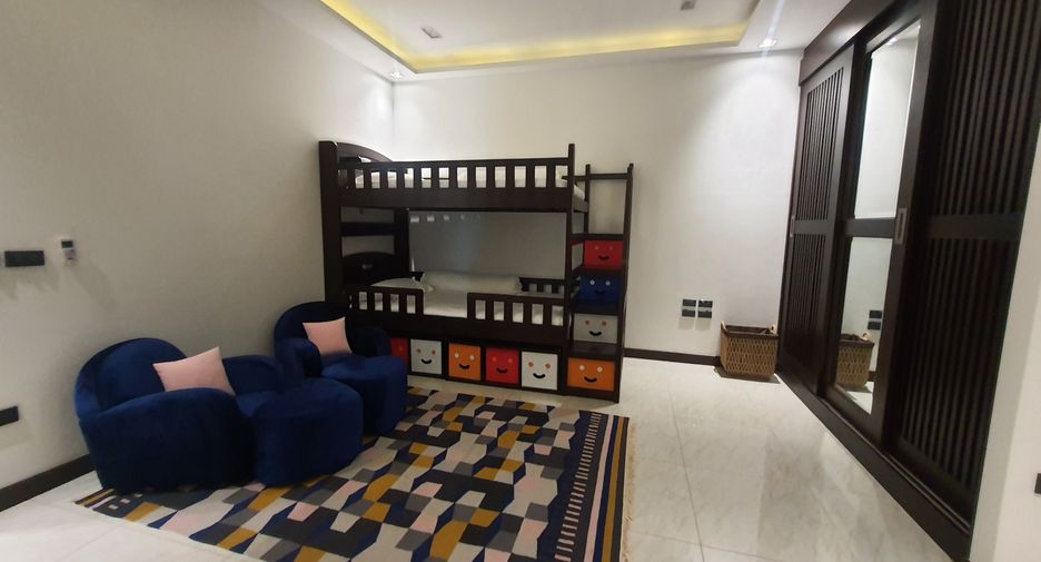 For rent 6 bedrooms villa in Mueang Phuket, Phuket