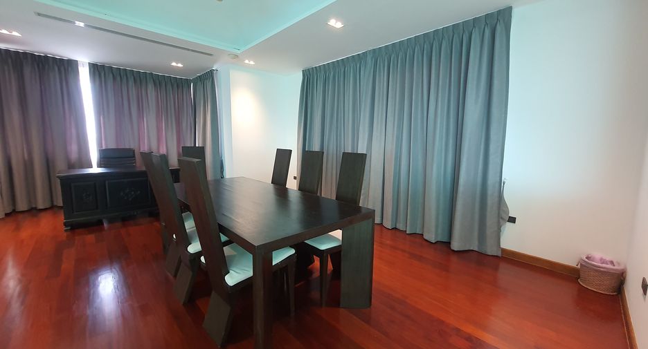 For rent 6 bedrooms villa in Mueang Phuket, Phuket