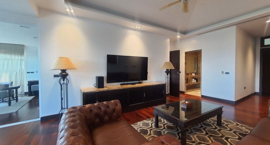 For rent 6 bedrooms villa in Mueang Phuket, Phuket