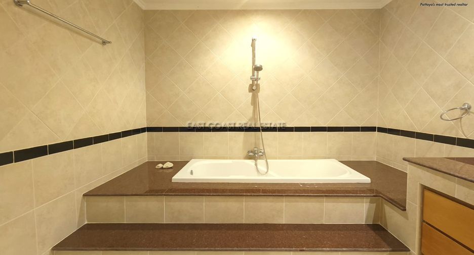 For sale 2 bedrooms condo in Bang Lamung, Chonburi