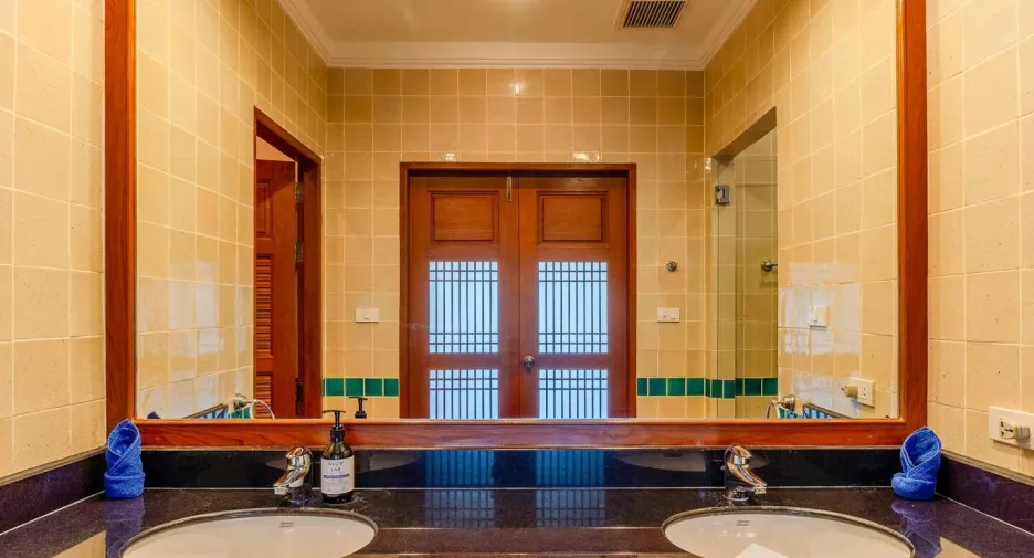 For sale 6 bedrooms villa in Thalang, Phuket