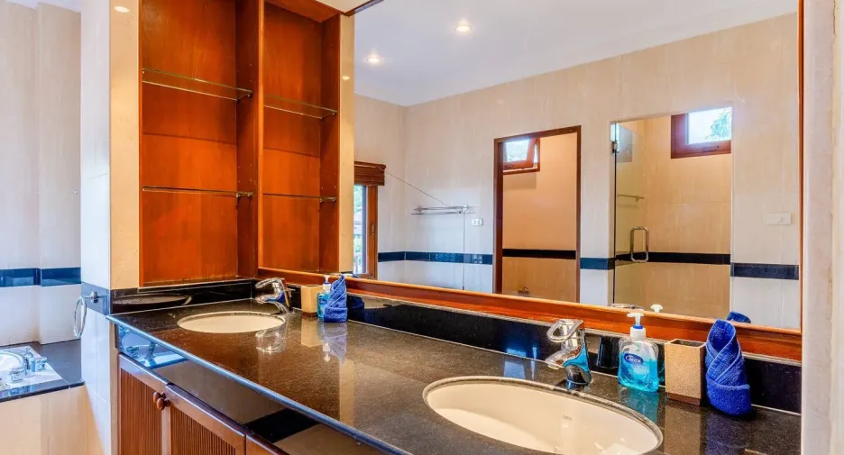 For sale 6 bedrooms villa in Thalang, Phuket