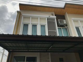 出租 4 卧室 联排别墅 在 Bang Phli, Samut Prakan