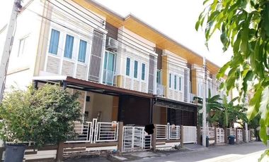 For rent 4 bedrooms townhouse in Bang Phli, Samut Prakan