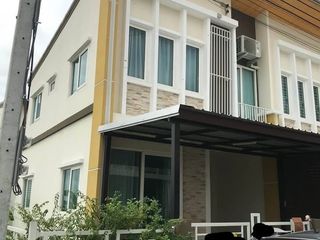 出租 4 卧室 联排别墅 在 Bang Phli, Samut Prakan
