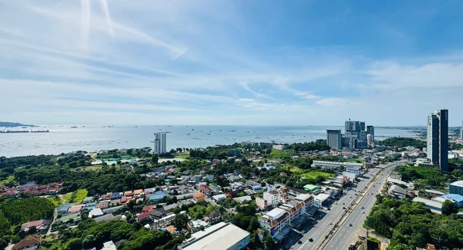 For rent 3 bedrooms condo in Si Racha, Chonburi
