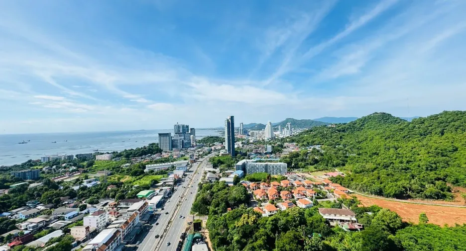 For rent 3 bedrooms condo in Si Racha, Chonburi
