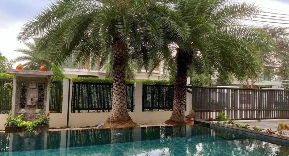 For rent 5 bedrooms house in Lat Krabang, Bangkok