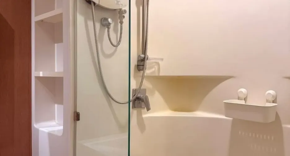 For rent 2 bedrooms condo in Khlong San, Bangkok