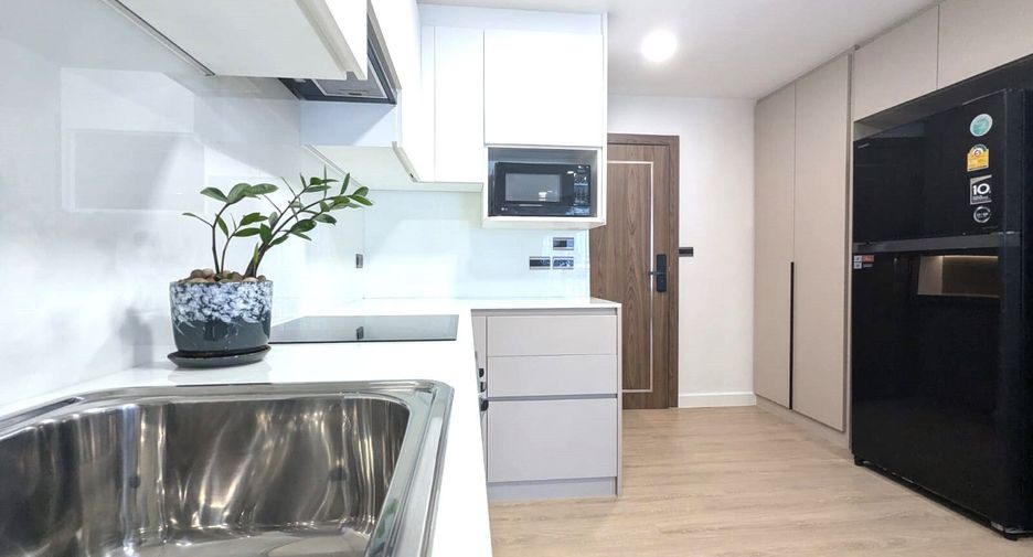 Wohnung zur Miete mit 2 Zimmer in Khlong Toei, Bangkok