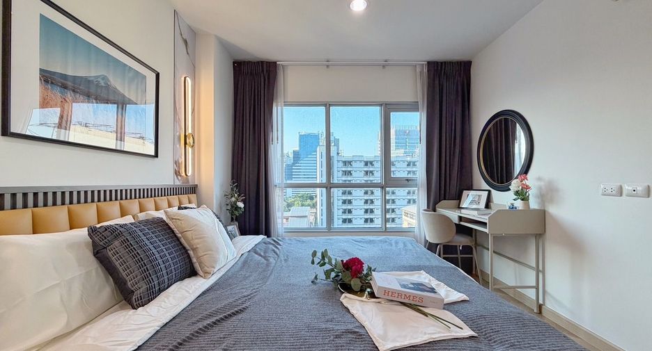 For sale 1 bed condo in Khlong Toei, Bangkok