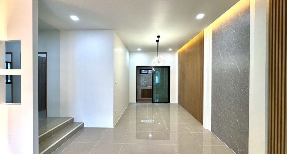 For sale 3 ベッドルーム house in Mueang Phuket, Phuket
