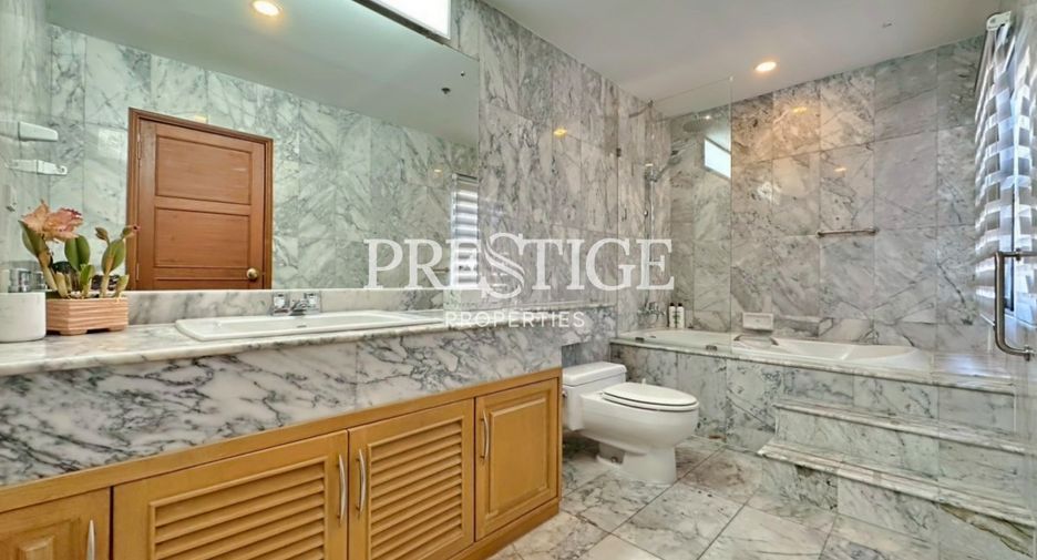 For sale 3 bedrooms condo in Bang Lamung, Chonburi