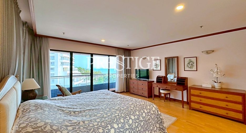 For sale 3 bedrooms condo in Bang Lamung, Chonburi