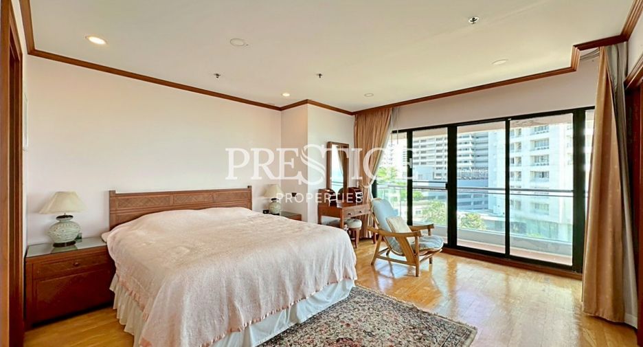 For sale 3 bedrooms condo in Bang Lamung, Chonburi