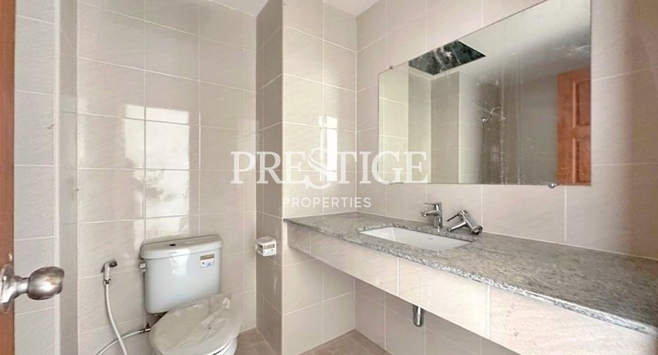 Condo en venta de 3 habitaciones 