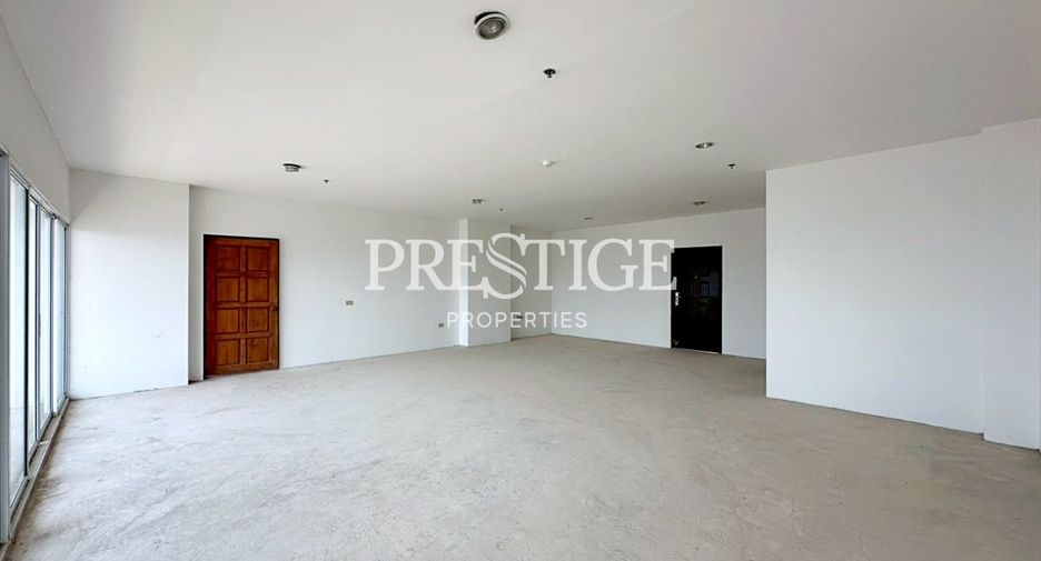 Condo en venta de 3 habitaciones 