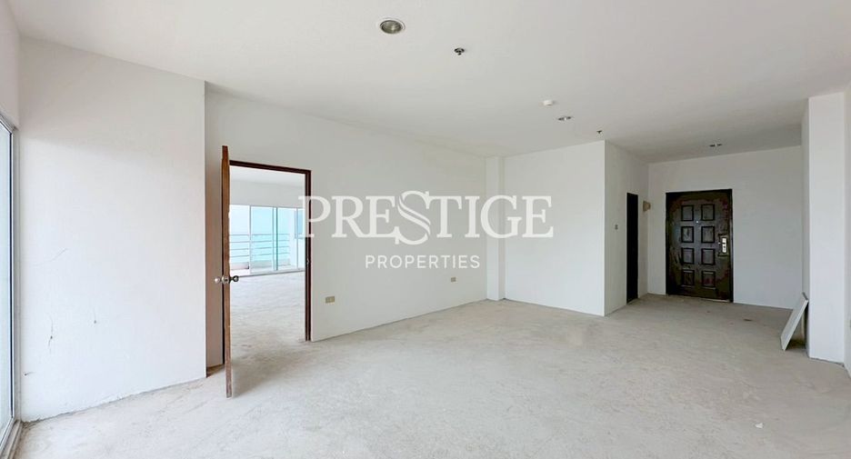 Condo en venta de 3 habitaciones 