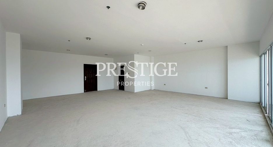 Condo en venta de 3 habitaciones 