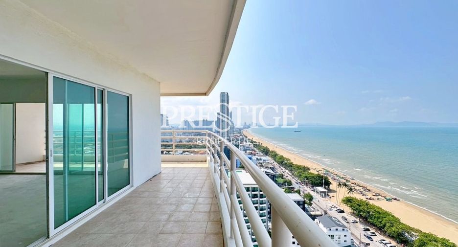 Condo en venta de 3 habitaciones 