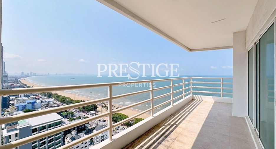 Condo en venta de 3 habitaciones 