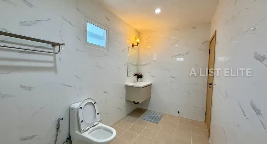 For rent 5 bedrooms house in Bang Lamung, Chonburi