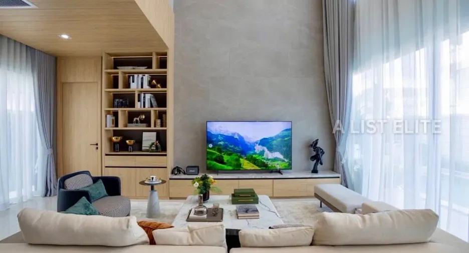 Casa en alquiler de 5 habitaciones en Bang Lamung, Chonburi