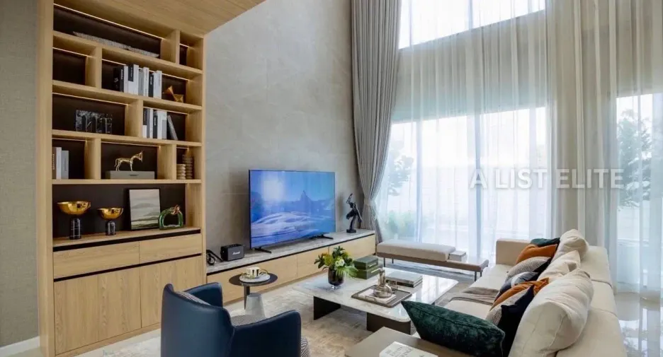 Casa en alquiler de 5 habitaciones en Bang Lamung, Chonburi