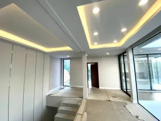Haus zur Miete mit 5 Zimmer in Bang Lamung, Chonburi