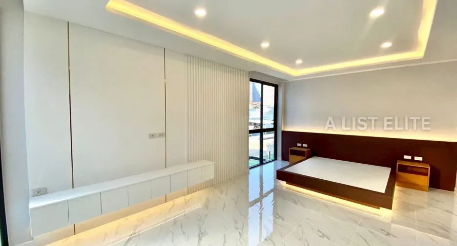 For rent 5 bedrooms house in Bang Lamung, Chonburi