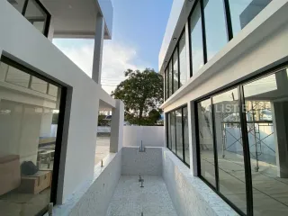 Haus zur Miete mit 5 Zimmer in Bang Lamung, Chonburi