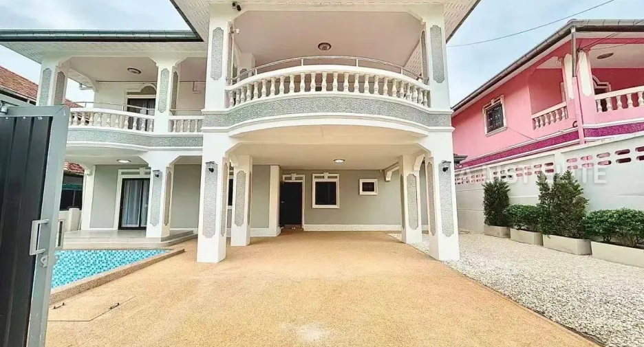 À louer 5 chambres maison à Bang Lamung, Chonburi
