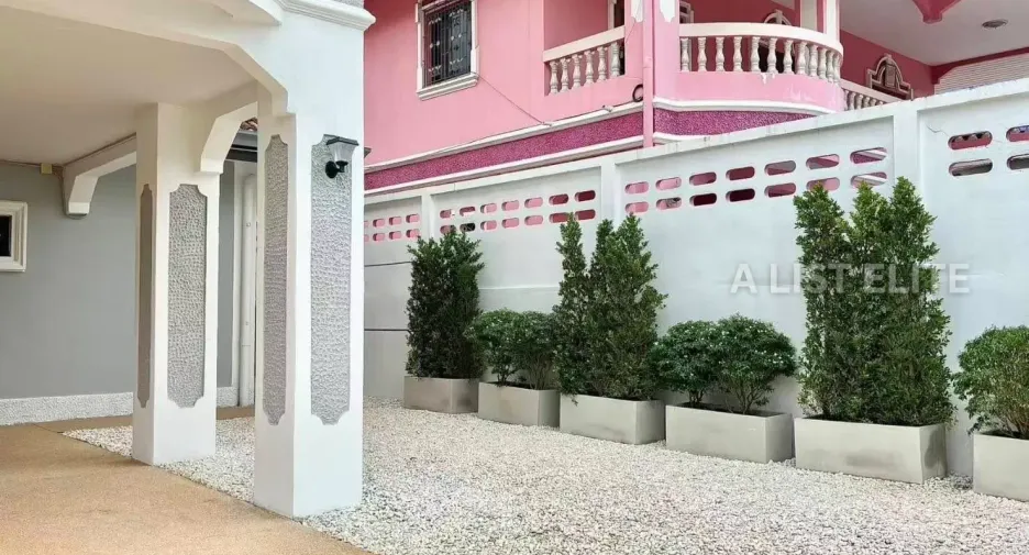 À louer 5 chambres maison à Bang Lamung, Chonburi