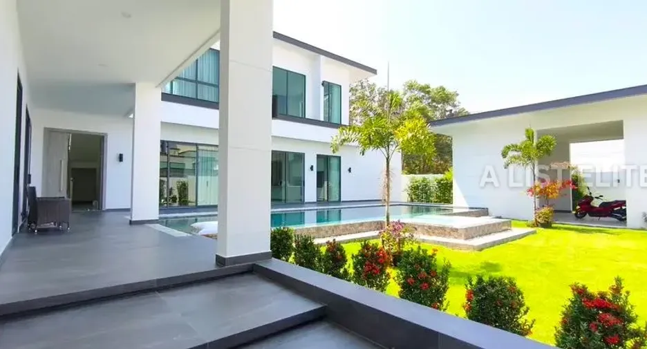 For rent 5 bedrooms house in Bang Lamung, Chonburi