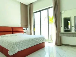 Haus zur Miete mit 5 Zimmer in Bang Lamung, Chonburi