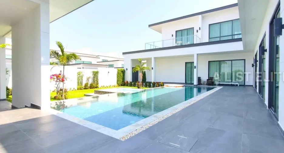 For rent 5 bedrooms house in Bang Lamung, Chonburi