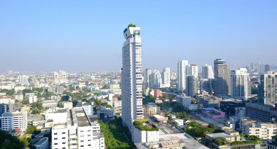 For rent 2 bedrooms condo in Watthana, Bangkok