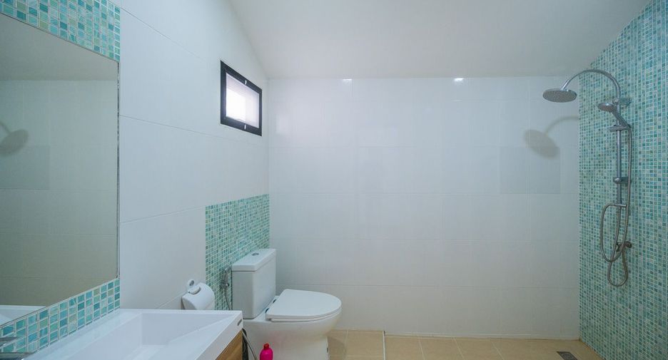 Haus zur Miete mit 3 Zimmer in Bang Lamung, Chonburi