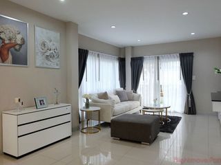 À louer 3 chambres maison à Bang Lamung, Chonburi