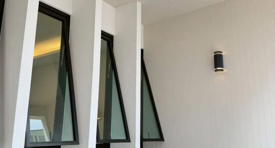 For sale 4 bedrooms house in Phra Khanong, Bangkok