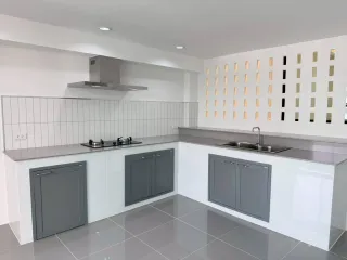 For sale 4 bedrooms house in Phra Khanong, Bangkok