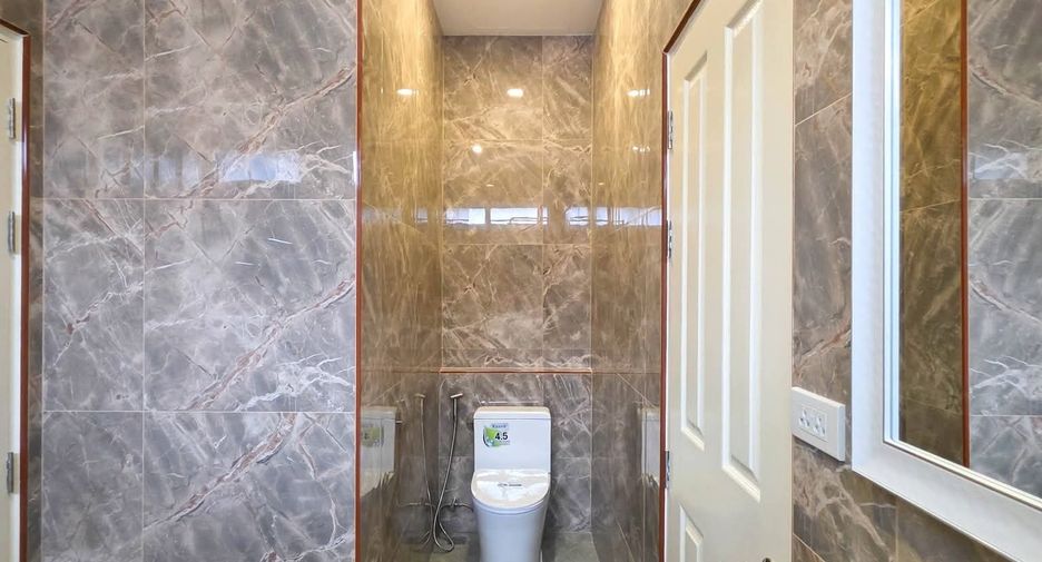 For sale 3 bedrooms villa in Bang Lamung, Chonburi