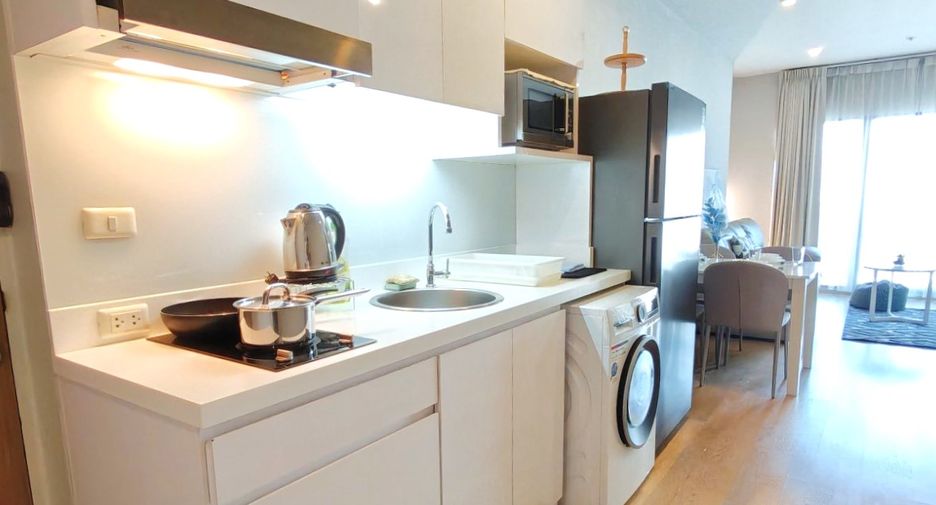 For rent 2 bedrooms condo in Khlong Toei, Bangkok