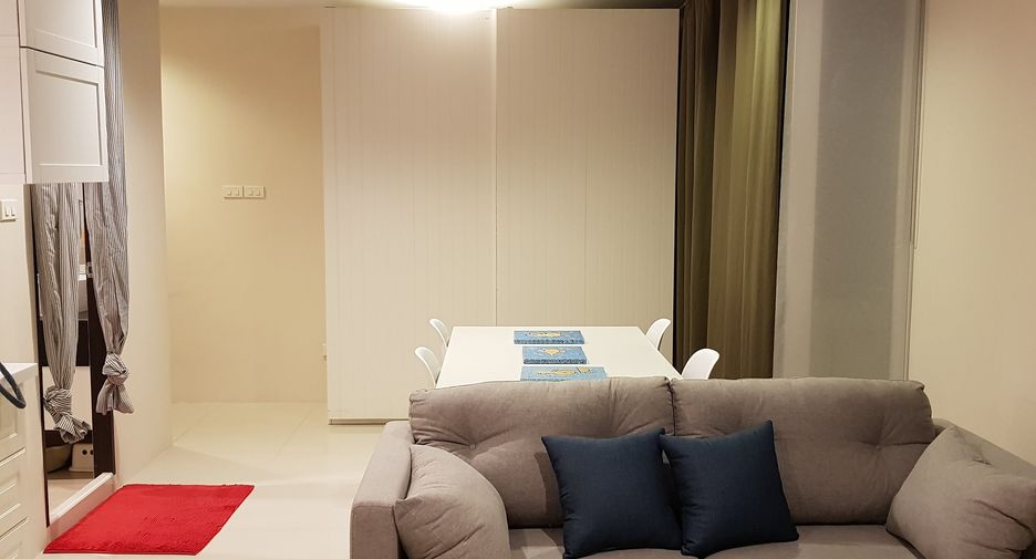 For rent 2 bedrooms condo in Watthana, Bangkok