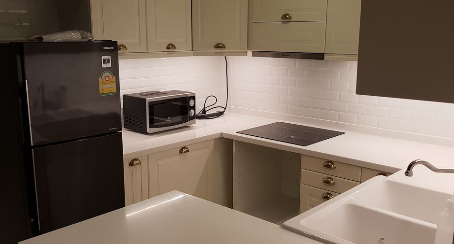 For rent 2 bedrooms condo in Watthana, Bangkok