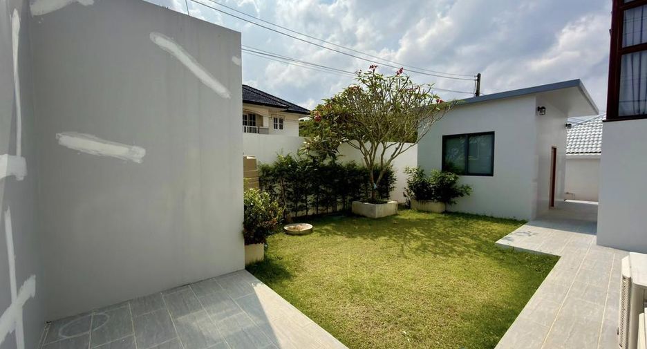 For sale 5 bedrooms villa in Bang Lamung, Chonburi
