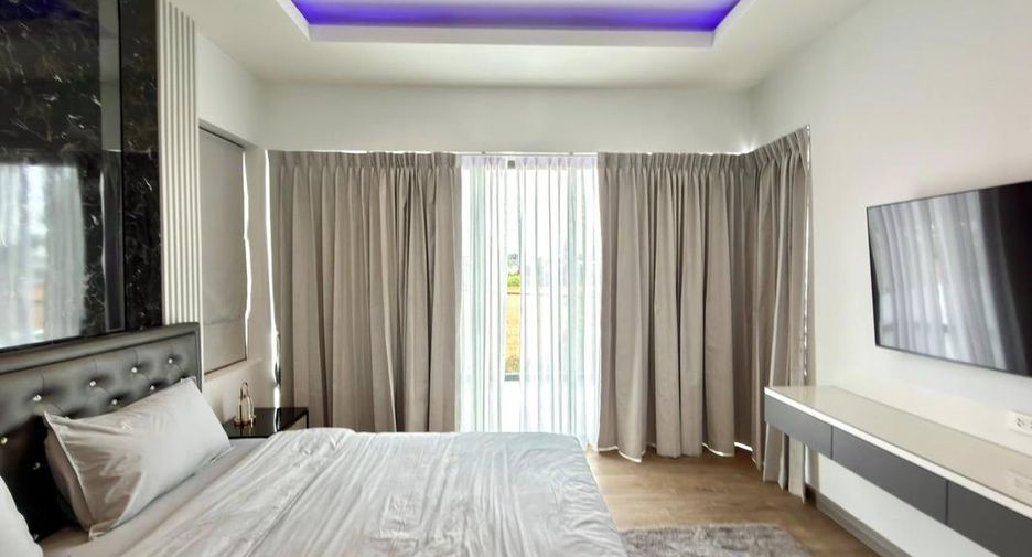 For sale 5 bedrooms villa in Bang Lamung, Chonburi